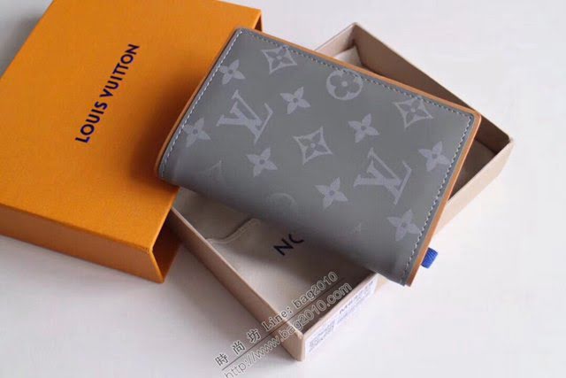 lv護照夾 M62089 路易威登Monogram Titanium灰色帆布護照夾 lv護照套  lvqb1305